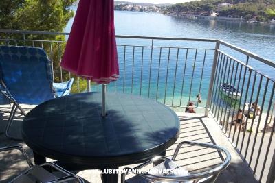 Beach house: Rogoznica apartman